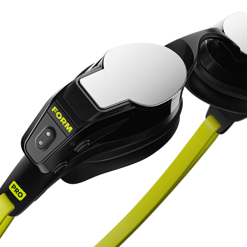 Smart Swimming Goggles with Real-Time Performance Tracking
